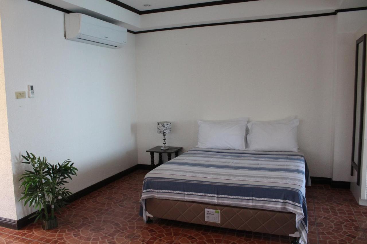 Nost Cottages Мактан Екстериор снимка