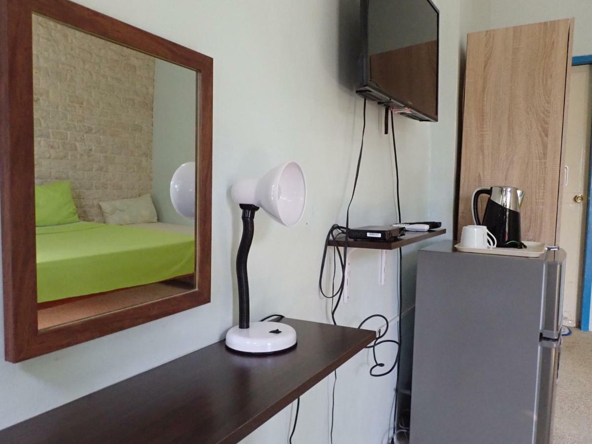 Nost Cottages Мактан Екстериор снимка
